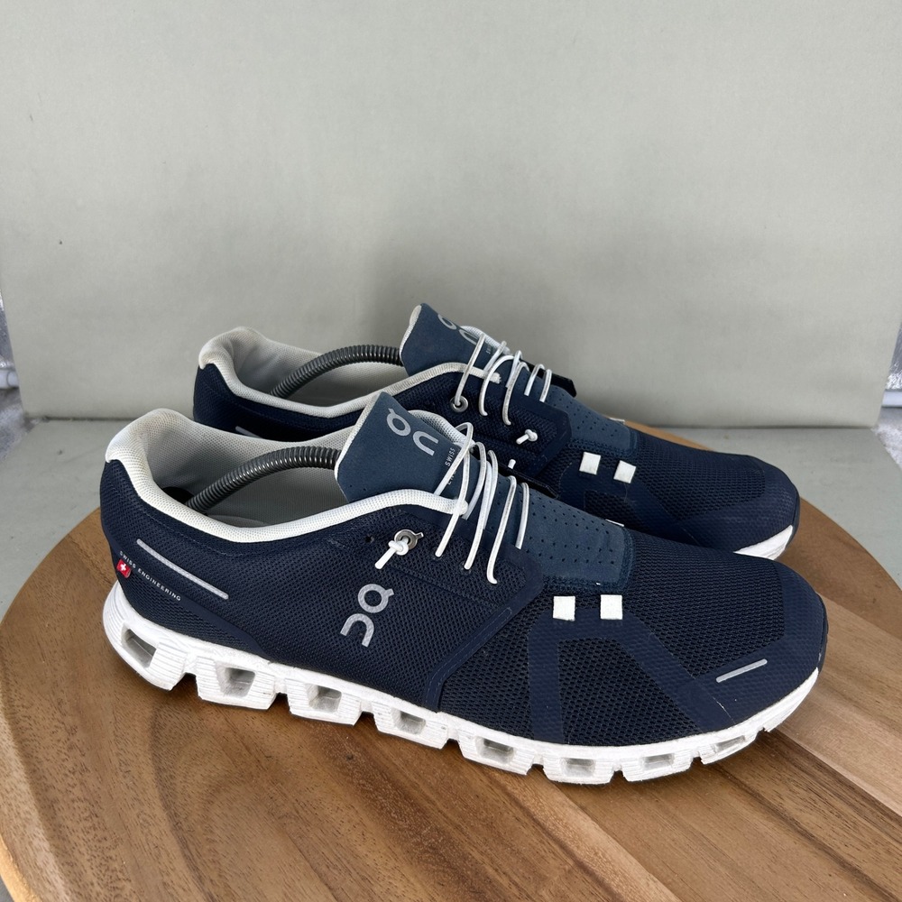On Cloud 5 Mens Running Shoes Navy White 59.98916 Size 13 Low Top Sneakers